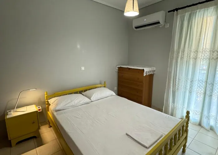 Perivolia アパート